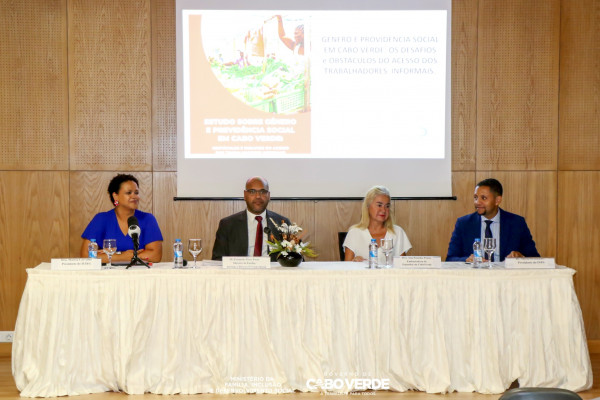 Fernando Elísio Freire preside apresentação pública do “Estudo sobre género e previdência social em Cabo Verde