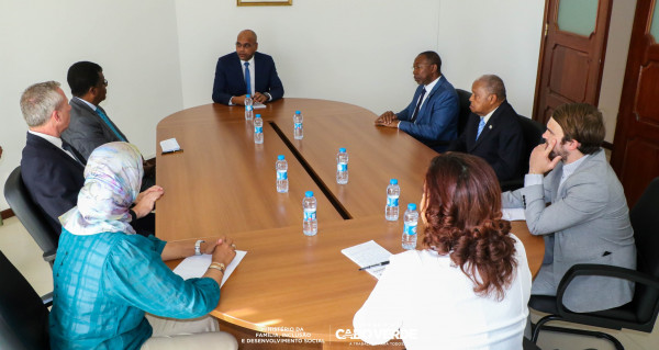 Fernando Elísio Freire recebe visita do Presidente das Aldeias SOS Internacional