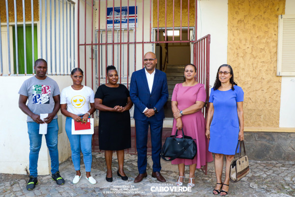 Fernando Elísio Freire visita Associação Avenir Ecole Cap Vert