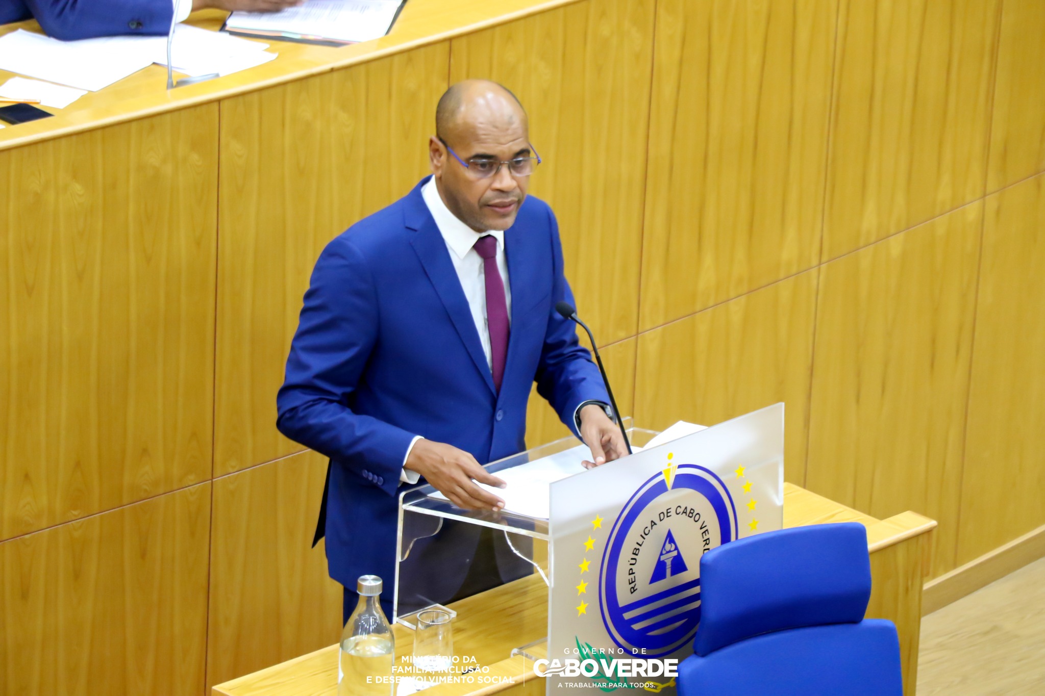 Fernando Elísio Freire apresenta ao Parlamento a Proposta de Lei que procede à terceira alteração ao Código Laboral Cabo-verdiano