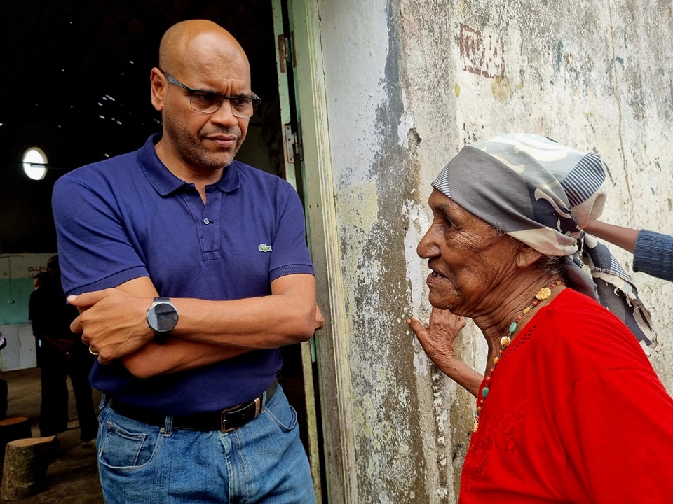 São Tomé: Fernando Elísio Freire reúne-se com comunidade cabo-verdiana de Água-Izé dos Distrito de Canta Galo