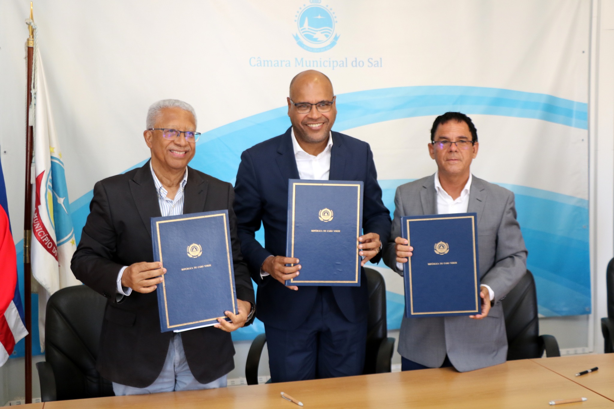 𝗚𝗼𝘃𝗲𝗿𝗻𝗼 𝗲 𝗖𝗮̂𝗺𝗮𝗿𝗮 𝗠𝘂𝗻𝗶𝗰𝗶𝗽𝗮𝗹 𝗱𝗼 𝗦𝗮𝗹 𝗮𝘀𝘀𝗶𝗻𝗮𝗺 𝗽𝗿𝗼𝘁𝗼𝗰𝗼𝗹𝗼 𝗽𝗮𝗿𝗮 𝗮𝗰𝗮𝗯𝗮𝗿 𝗰𝗼𝗺 𝗮𝘀𝘀𝗲𝗻𝘁𝗮𝗺𝗲𝗻𝘁𝗼𝘀 𝗶𝗻𝗳𝗼𝗿𝗺𝗮𝗶𝘀 𝗻𝗮 𝗶𝗹𝗵𝗮