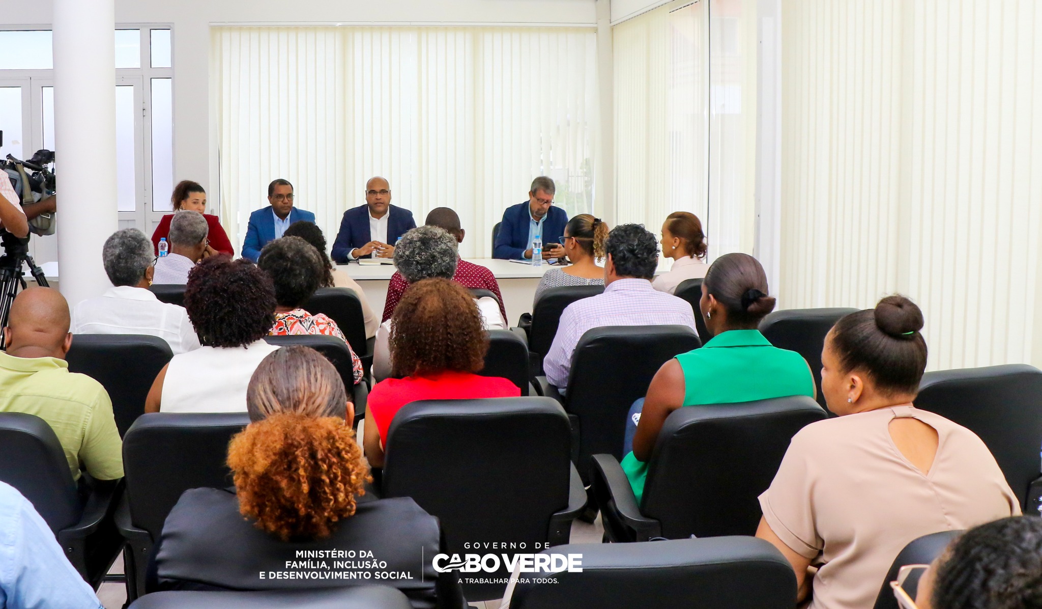 Governo promove reunião conjunta com associações que trabalham com crianças com necessidades especiais