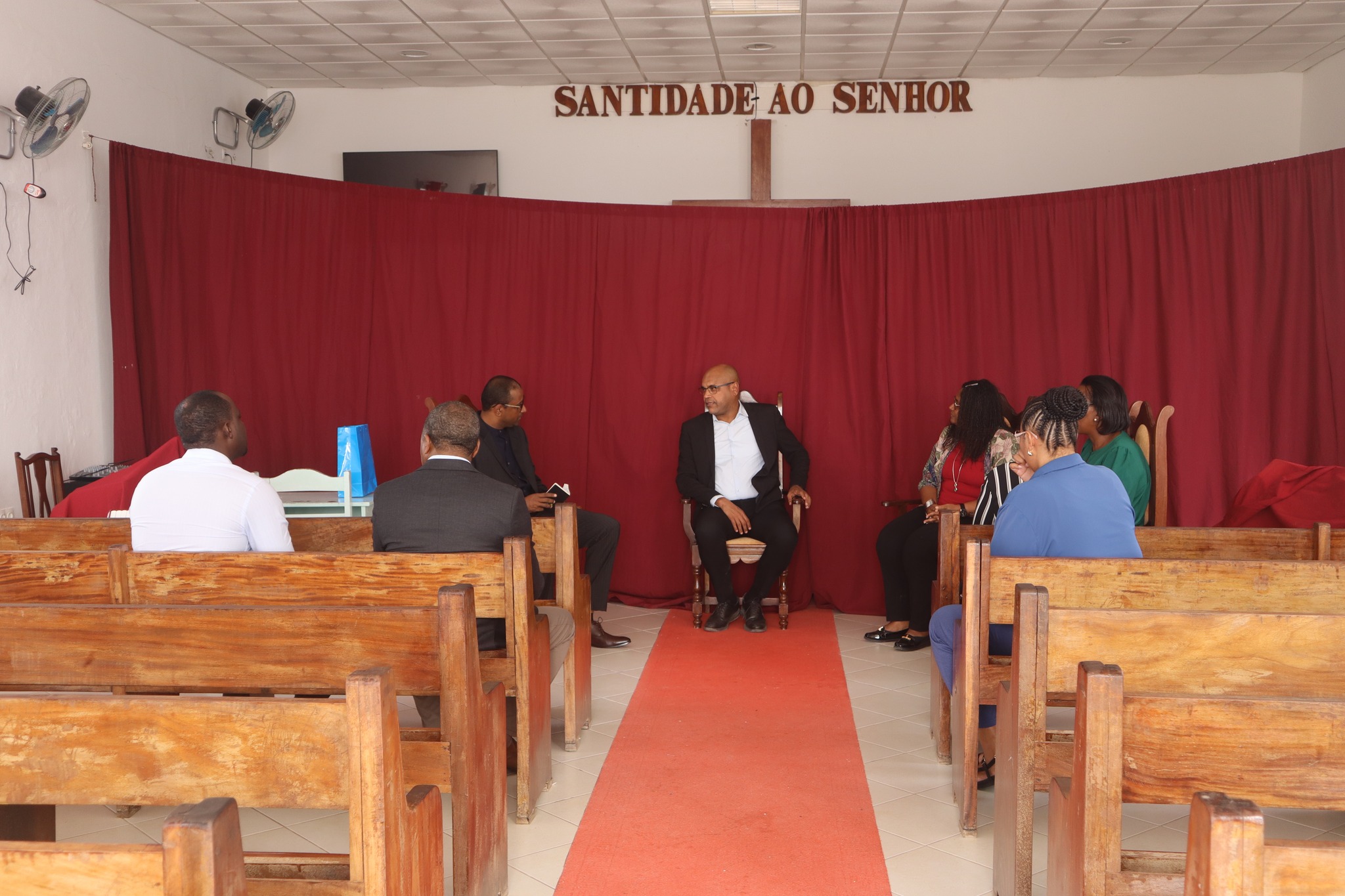 Ministro reforça diálogo com confissões religiosas na ilha do Maio
